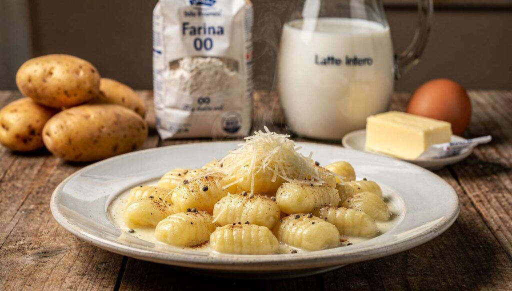 Gnocchi al latte delle monache: la ricetta della Cucina delle Monache che ricomincia