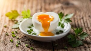 Uova sode: il tempo esatto di cottura per un tuorlo morbido secondo la scienza della nutrizione